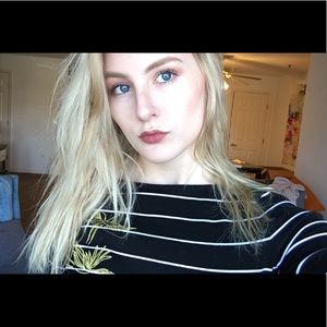 Meet your Posher, Caitlin